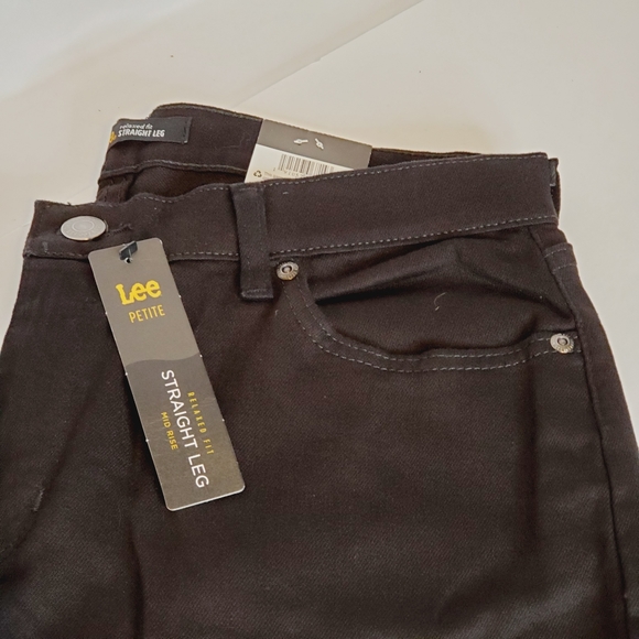 Lee Women's Petite Relaxed Fit Straight Leg Jeans - Picture 5 of 11